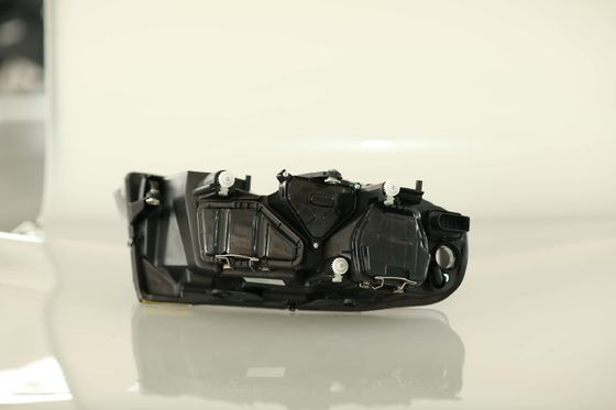 2005 2007 2008 2006 Assemblee 3BD 945 017 B del faro di Volkswagen Passat