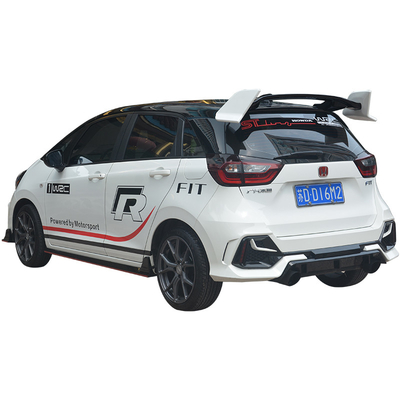 Modello 2008-2013 di Honda Fit Jazz Tune Into RS Body Kit